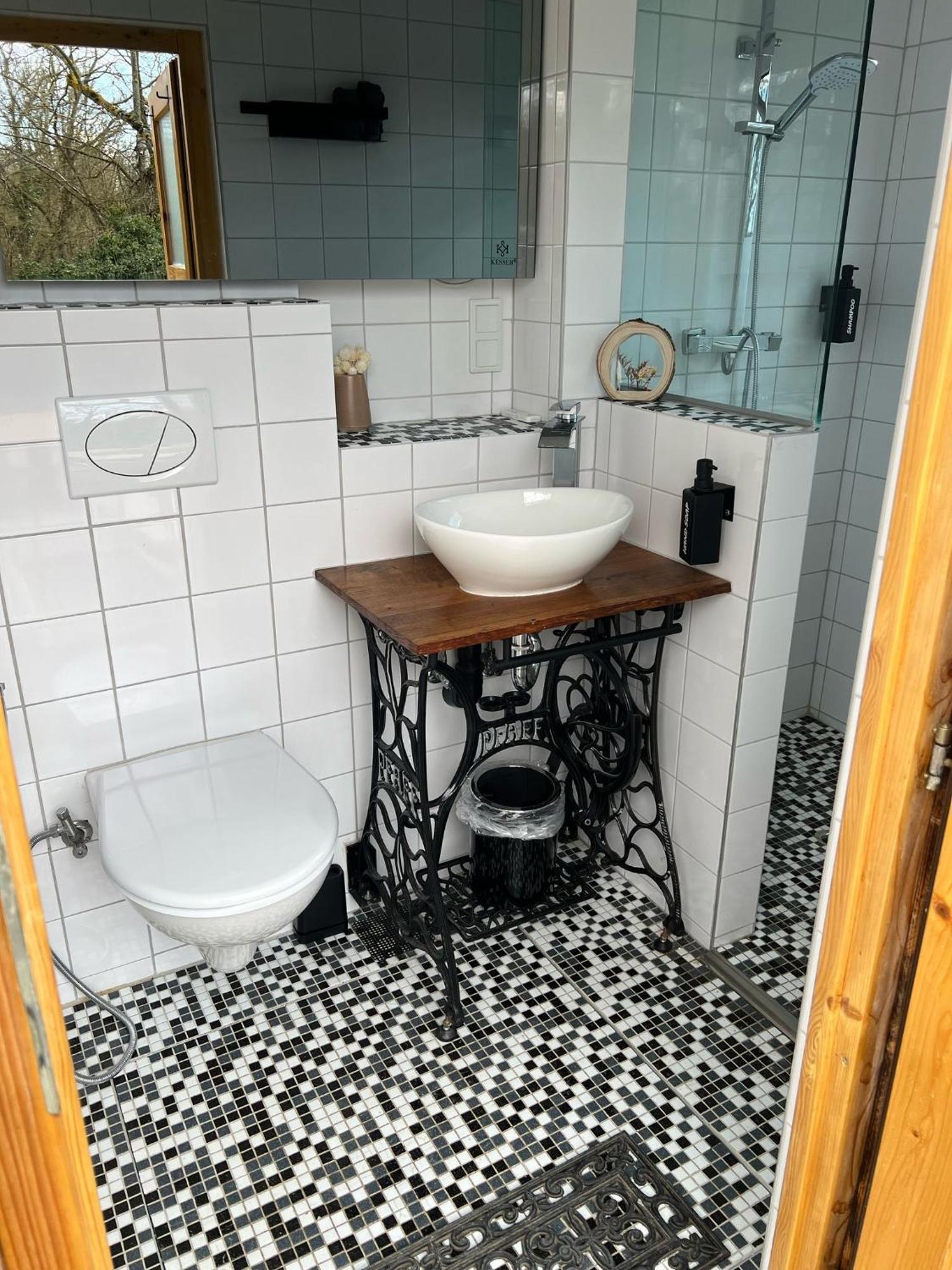 Henrys Cozy Tiny House - Ruhig, Garten, Terrasse Apartment Würzburg